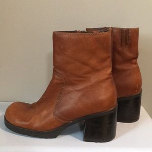 Bass size 7 leather booties